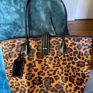 Dooney and Bourke leather tote handbag